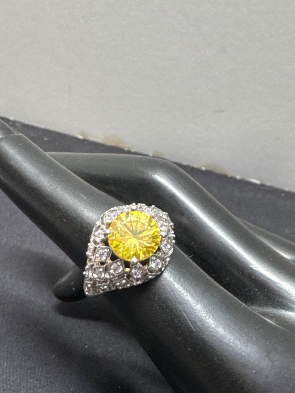 Yellow Cubic Zirconia & Diamond Accent Sterling Silver Ring Size 7 Elegant State
